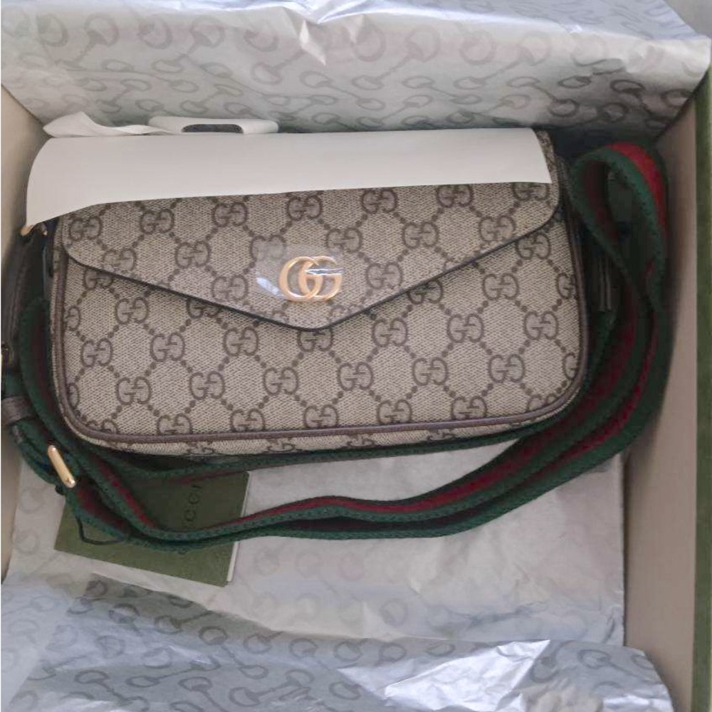 Gucci purse brand new still in box